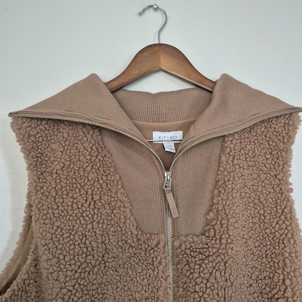 Kit + Ace Taupe Sherpa Full Zip Ribbed Neck And Waist Vest XL - Picture 5 of 12